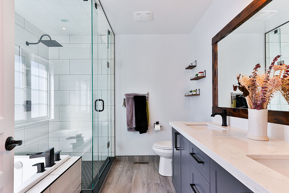 How to Remodel a Small Bathroom in a Short Time and with Ease